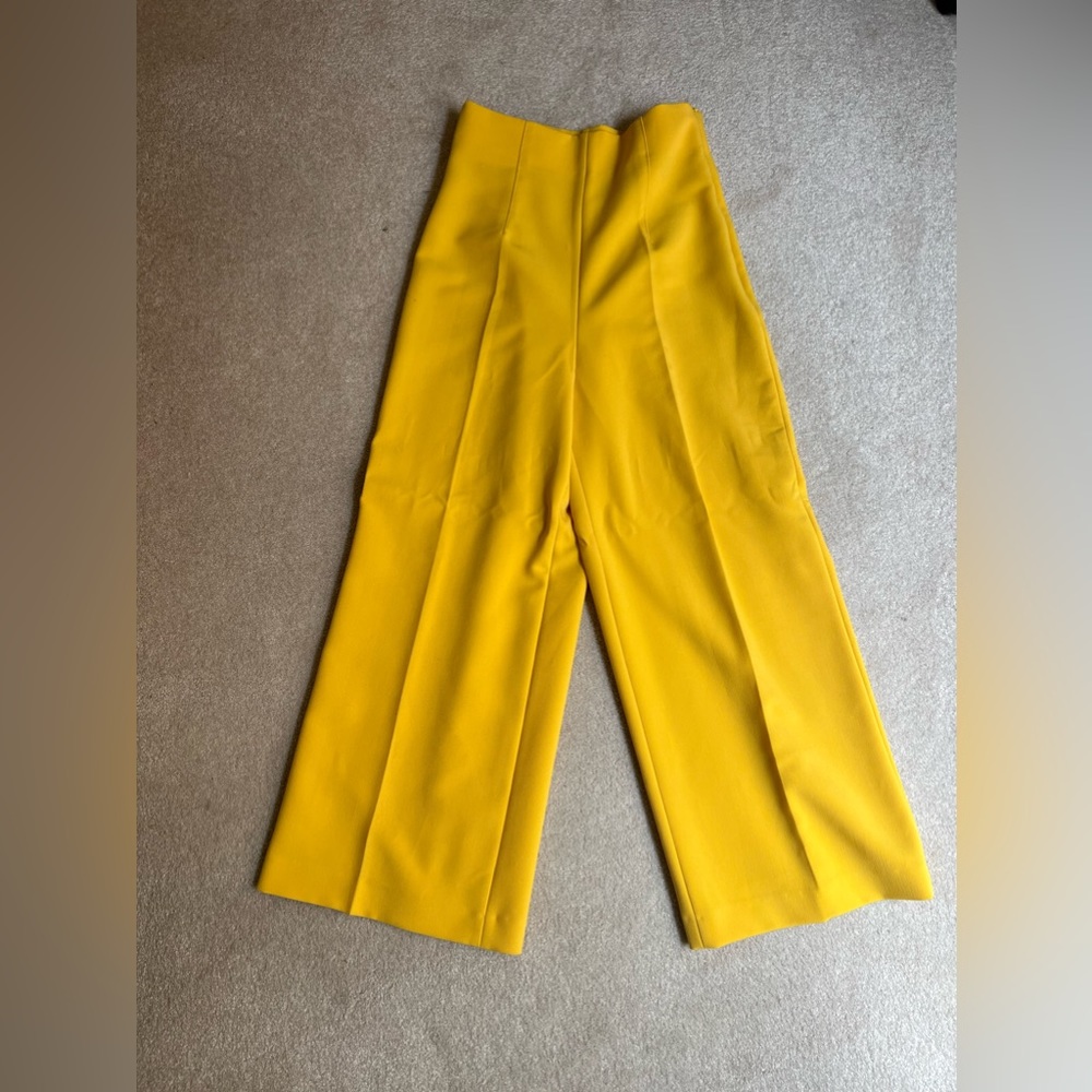 Wide leg yellow trousers